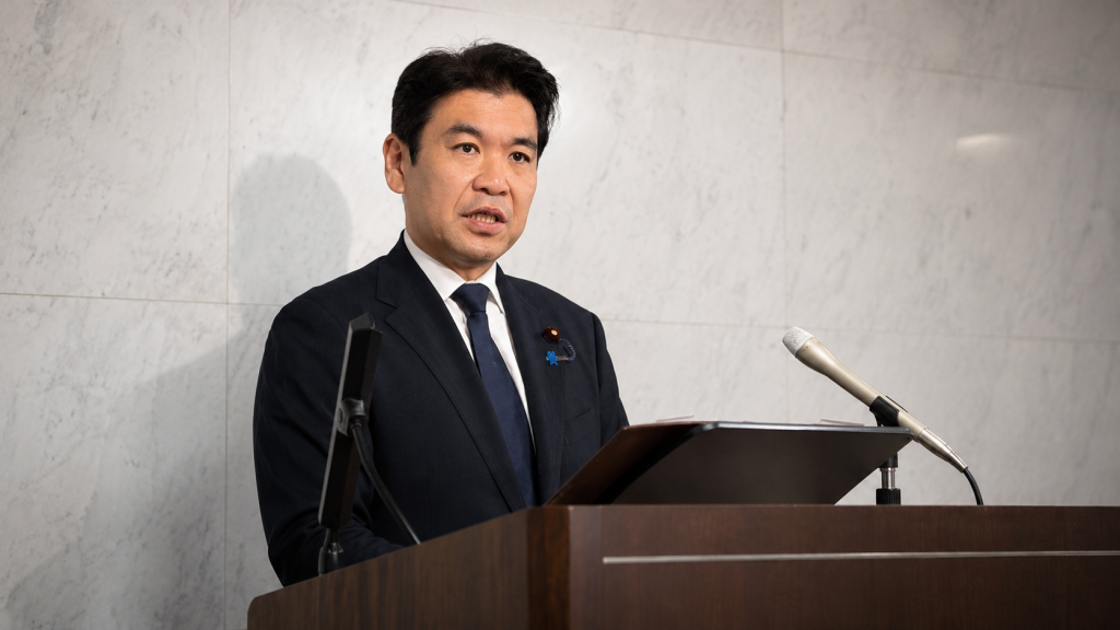 同志社国際高校の辺野古研修旅行をめぐる文科省の教育基本法違反判断と転覆事故を伝える報道用イメージ