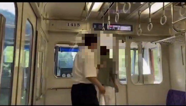 名鉄の走行中列車で乗務員室侵入が発覚し公式謝罪に至った問題を示す鉄道車両のイメージ