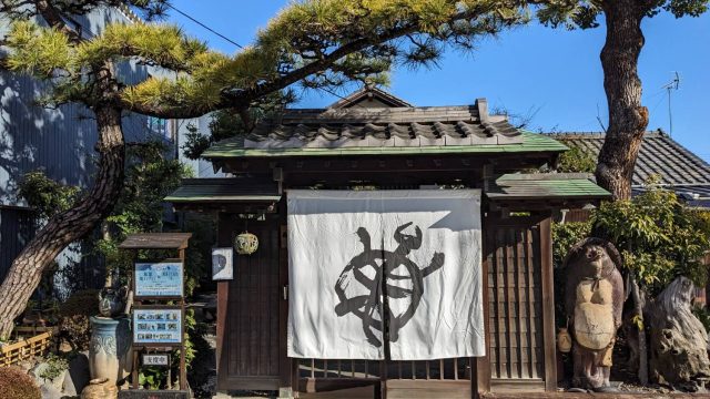 豊橋産いちごといちじく、豊川産ブルーベリーを使ったお亀堂の夏限定かき氷