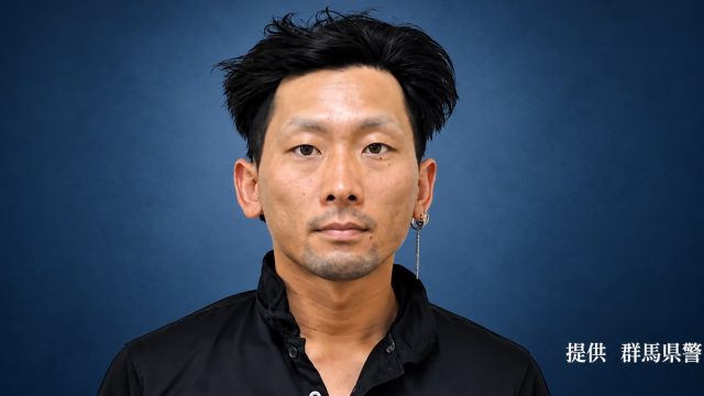 群馬県太田市の52歳女性殺害事件で長女の元夫が長男への殺人未遂容疑で公開手配された事件を伝える報道画像